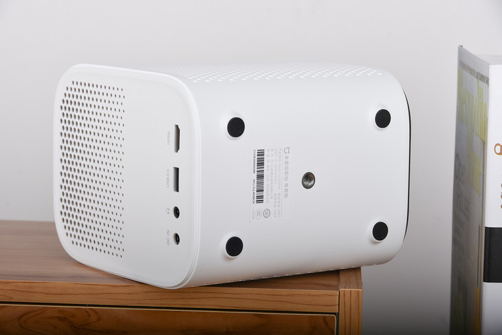 米家投影儀青春版體驗 有它可以不用買電視了 米家投影儀青春版體驗 有它可以不用買電視了